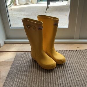 Hunter Bright Yellow Mid-Calf Rubber Rain Boots